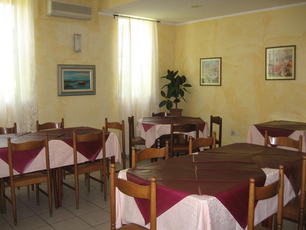 Hotel Eleonora Rimini Exterior foto